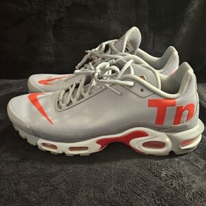 Mens 10.5 Nike Running shoe